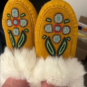 Embroidered Yellow Fur-Lined Slippers
